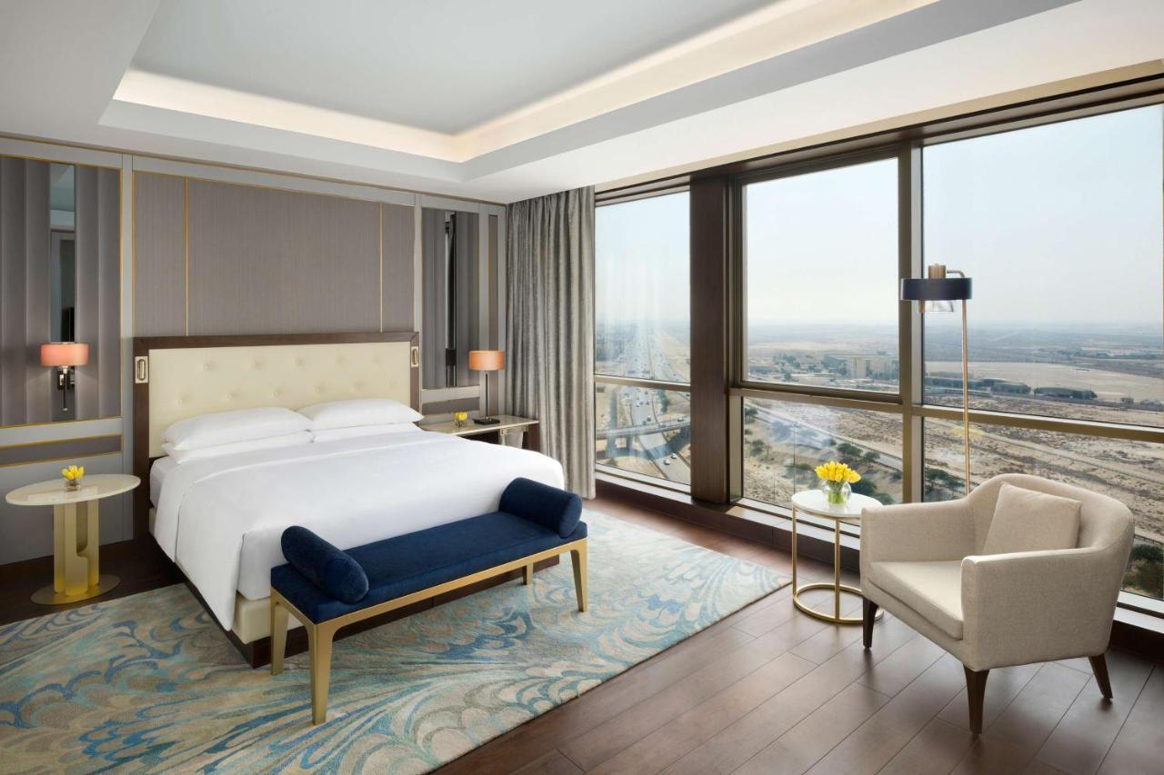 Grand Hyatt Al Khobar Hotel And Residences Exterior photo A bedroom at the hotel